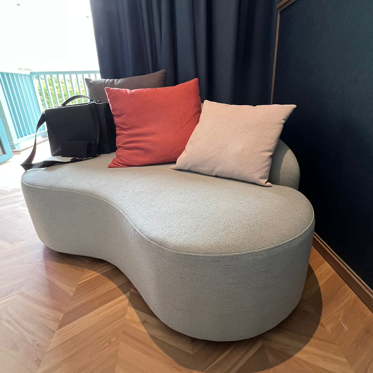 Muse Curve Sofa